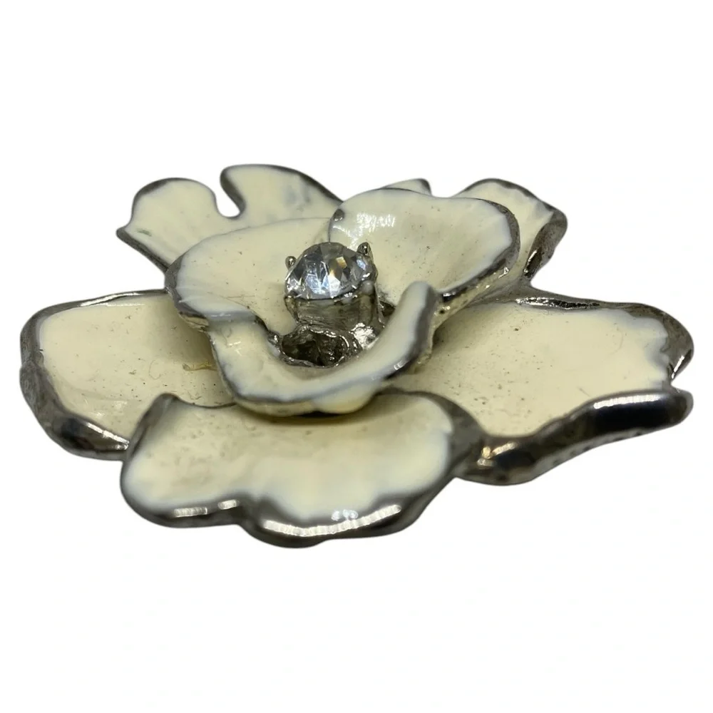 Vintage Enamel Flower Brooch​ - Picture 3 of 7